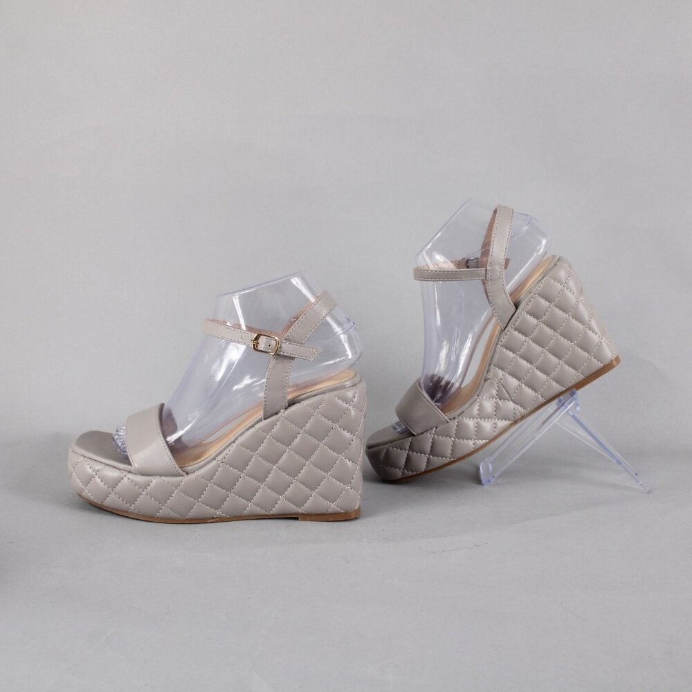 Olivia Miller Wedge Sz 8 Gray Quilted Open Toe Ankle Strap Man Made 4" Wedge - Picture 8 of 16